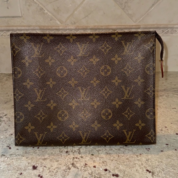 Louis Vuitton Poche Toilette Monogram Bag - Picture 1 of 6